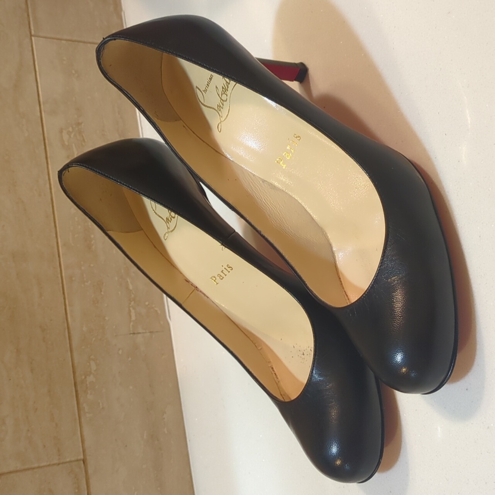 Christian Louboutin black leather heels. 35.5 EU